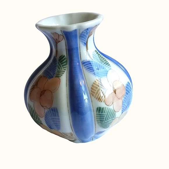 Vintage Handpainted Ceramic Vase Made in Thailand with Floral Print - Picture 7 of 10